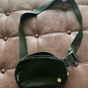 Lululemon everywhere belt bag, 1L